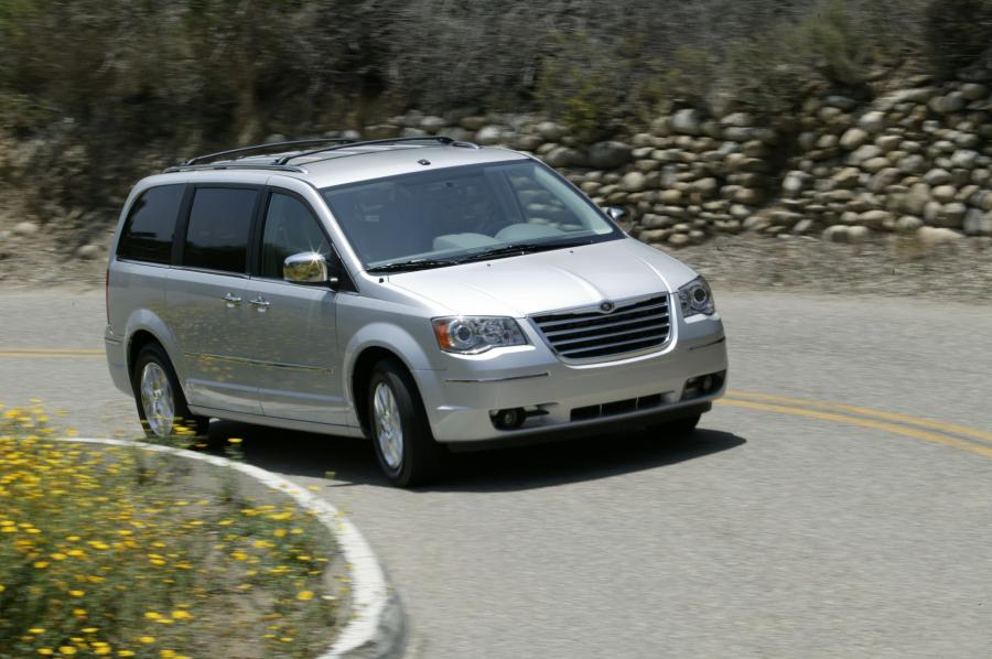  Chrysler Town & Country 2008 года  (фото 38 из 69)